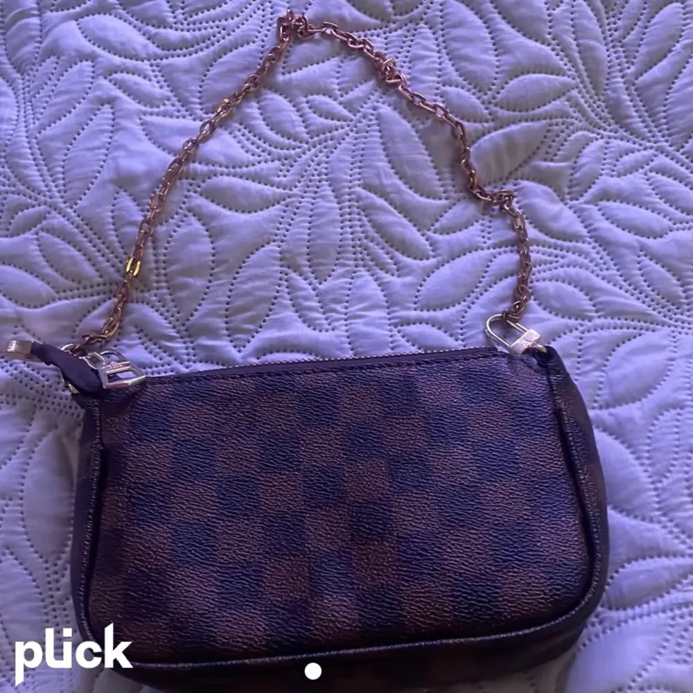 Louis vuitton mini bag. A-kopia, skicka meddelande vid frågor ☺️. Väskor.