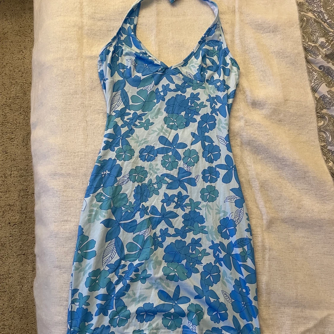 Halterneck klänning