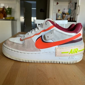 Nike air force 1 shadow - Säljer dessa supersköna och ascoola skor då de tyvärr blivit för små för mig.💗köparen står för frakt!