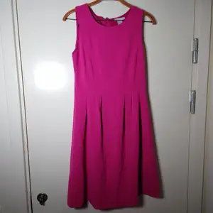 Ärmlös rosa klänning med dragkedja i ryggen🌻