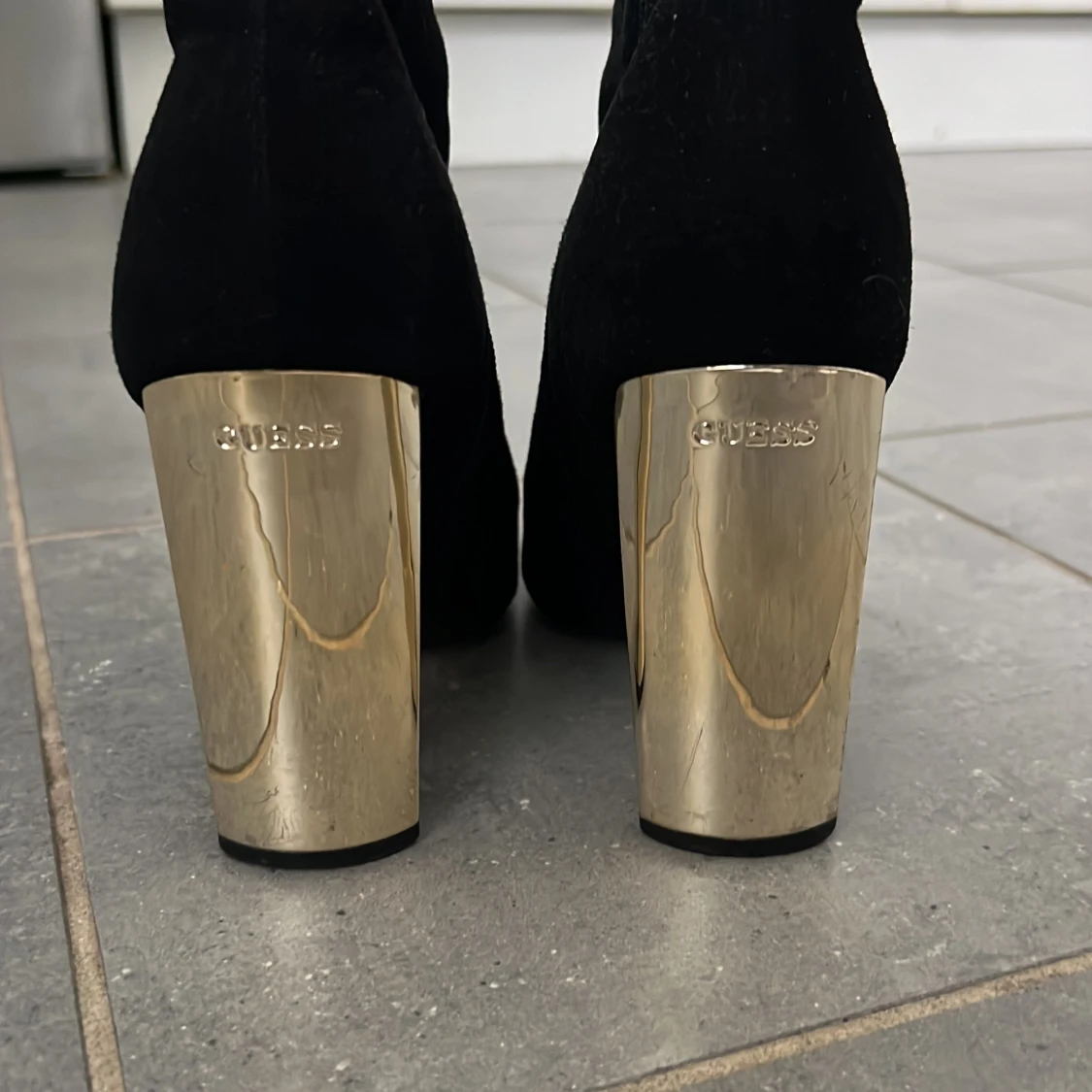 Guess klackskor  - 91