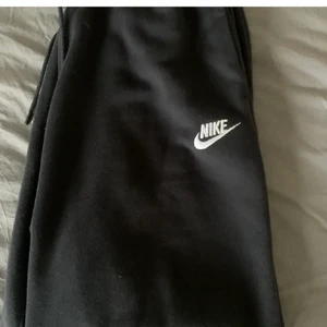 Nike mjukisbyxor  - Inga hål och knappast använda!