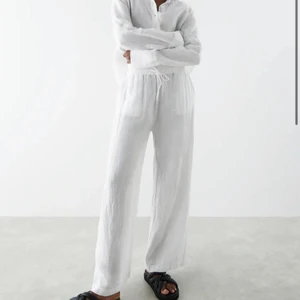 Linnebyxor  - Intresse koll på mina slutsålda linnebyxor som är ifrån Gina Tricot!  Köpta för 359 kr,säljer för bra bud💕  Använda 1 gång!