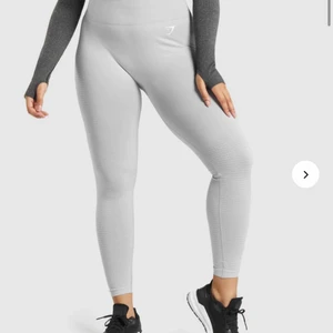 Gymshark leggings  - Helt nya, använda kanske 3 gånger Max. Säljer då dem är för små för mig. Storlek xs. 200+frakt