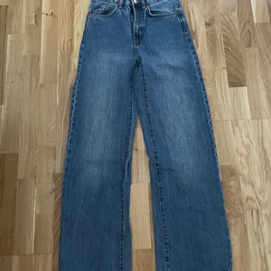 Blåa jeans från lager 157 - Blåa jeans från lager 157 i storlekn XS använda få gånger 180 kr + 66kr frakt som kan delas på 
