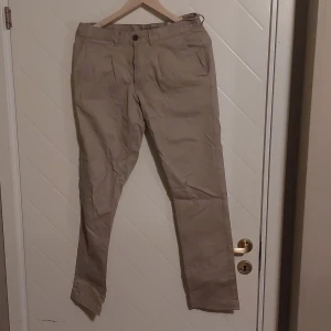 Byxor  - Bra skick använda några gånger 