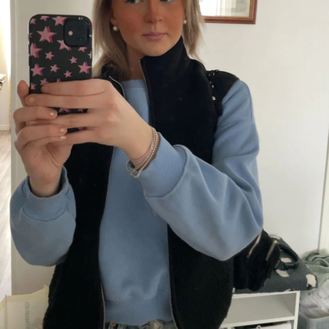 Säljer blå collage tröja 