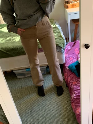 Byxor  - Härliga sköna byxor som inte används hos mig tyvärr. 