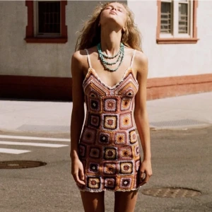 Knitted dress - Hej säljer denna klänningen från zara, tror inte den säljs länge, använd fåtal gånger, orginalpris är 600kr