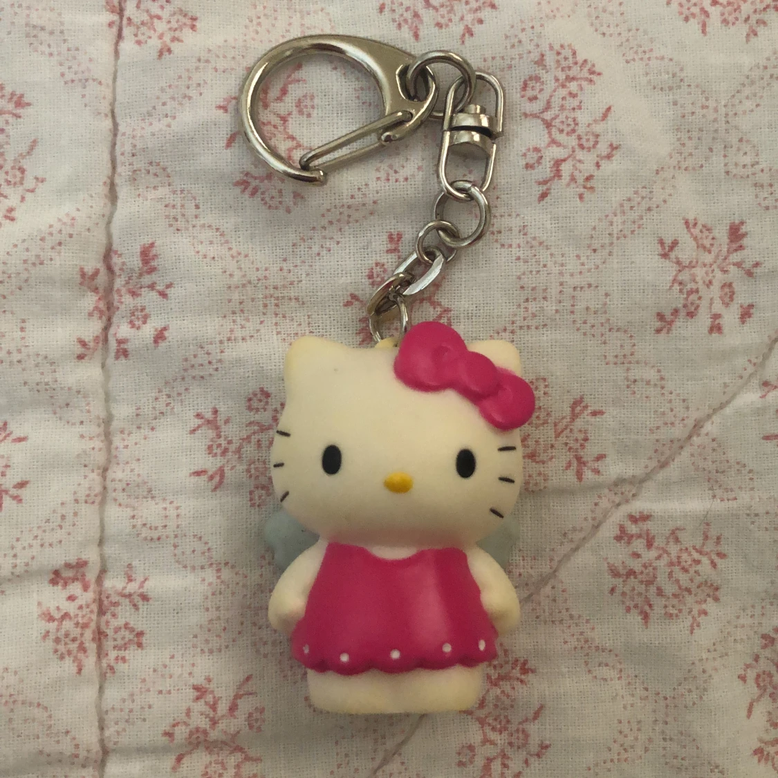 hello kitty nyckelring