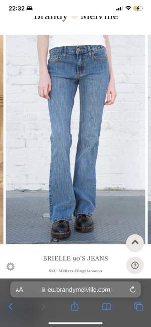Jättesnygga low waisted brandy Melville jeans som är för korta på mig som är 175. Skriv privat för fler frågor. 