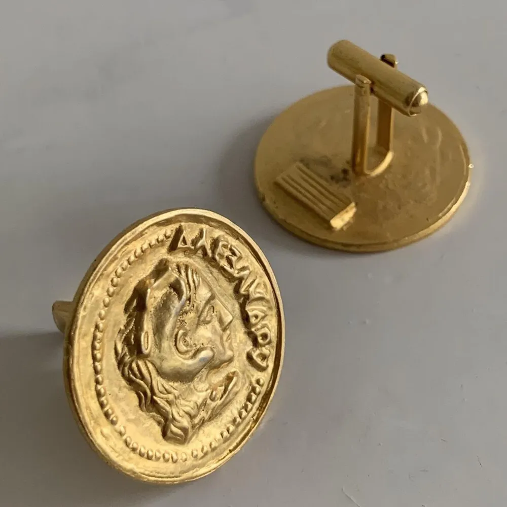 Vintage Oversized Head Of Coins   Gold Plated Cufflinks. Different Backings.  True Statement Piece to be Paired with any Cufflinking Tops  3 cm (1.2 in) Length 3 cm (1.2 in) Width. Accessoarer.