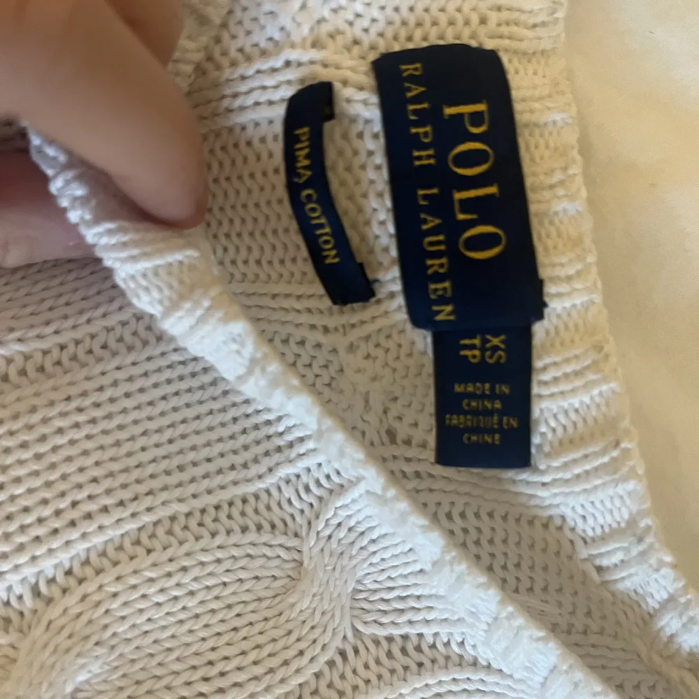 Säljer denna Ralph Lauren tröja ❤️❤️Jätte fin💞 Men den kom dock inte till användning 💞. Stickat.