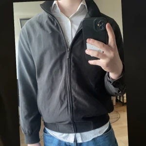 Seven seas jacka - Jacka från seven seas copenhagen, modellen heter Timberlake och är en tunnare vårjacka. Nypris 850kr, Skicket är 9/10 och storleken är S/M.