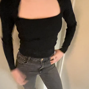 Zara topp  - Nu säljer jag  denna oanvända zara toppen som jag köpt i somras. Jag säljer den då den är lite för stor för mig 