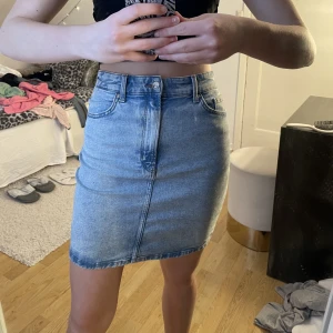 Jeanskjol från hm - Jeanskjol i bra skick❤️