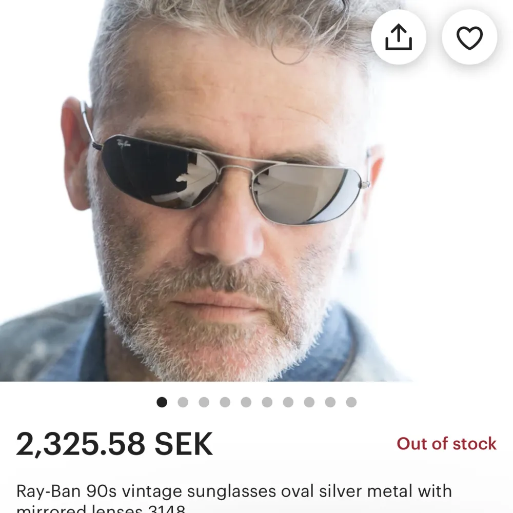 Min pappa säljer sina 90’s rey-ban glasögon han köpte nya på 90 talet! Fodral följer med! Glasögonen är inte putsade på bilden men vi rengör såklart innan vi skickar iväg! Kom med ett rimligt pris! Kram❤️❤️. Accessoarer.