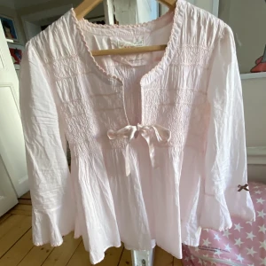 Odd molly tröja - Så fin tröja från odd molly. Kan mötas i Stockholm annars står köparen för frakten, pris kan diskuteras❤️