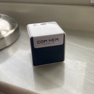 Högtalare - Liten och smidig högtalare men ändå väldigt bra ljud!☺️☺️