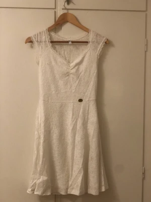 Student/avslutningsklänning  - Har använt denna klänning en gång. Skitfin. I bra skik.