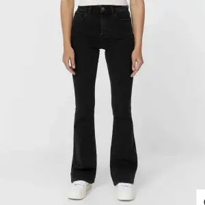 Mid- rise mörkgråa jeans, knappt använda 💕