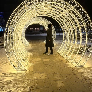 Kappa - Jag är 174cm, lite oversized i modellen. Passar väl en M/L beroende på önskad passform