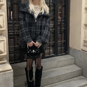 Vår kappa - Intressekoll på den här superfina korta kappan! Passar perfekt nu till våren😍💓