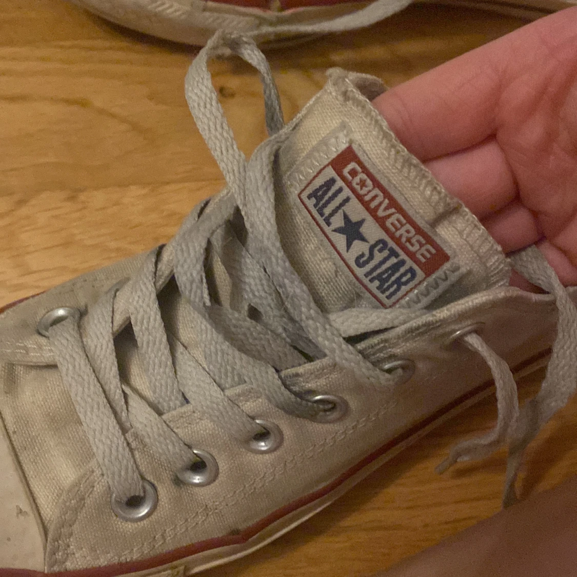 Vita converse skor - 90