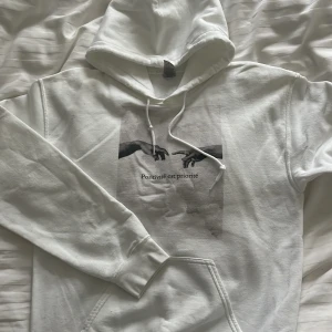 emplece hoodie  - använd fåtal gånger, köpt för 599kr