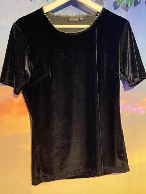 Tröja - Svart mjuk tröja. 