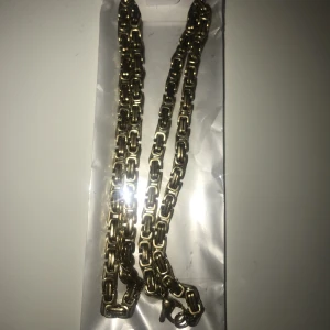 Guld halsband  - Jättefint guldhalsband nästa annons är på ett matchande armband🤍