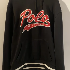 Ralph Laurent  - Polo Ralph Laurent hoodie  Som nyskick Passar storlek M 