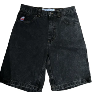 big boys shorts - big boy shorts i storlek S köpta från junkyard fick inte så mycket använding av de i somras men de är knappt använda.