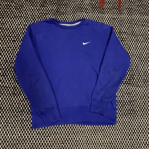 Nike sweatshirt  - Blå Nike sweatshirt i storlek M. I riktigt fint skick!