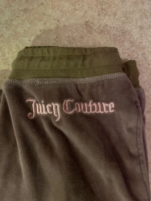 Juicy Couture - Juicy couture set i bra skick storlek S men passar M