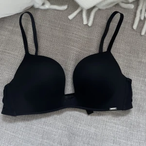 Kläder - Nästintill oanvänd bh från Ella M. Storlek 75 B❤️‍🔥