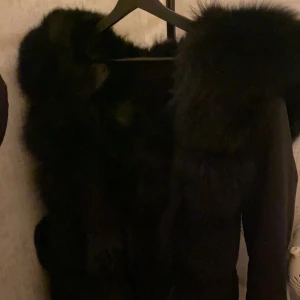 Fatima parka - Fatima Parka jacka som ej kommer till användning använd under en vinter äkta päls, pris kan diskuteras