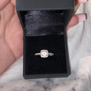 Silver ring Guldfynd - Säljer min silver ring från guldfynd då jag inte längre använder den💍✨