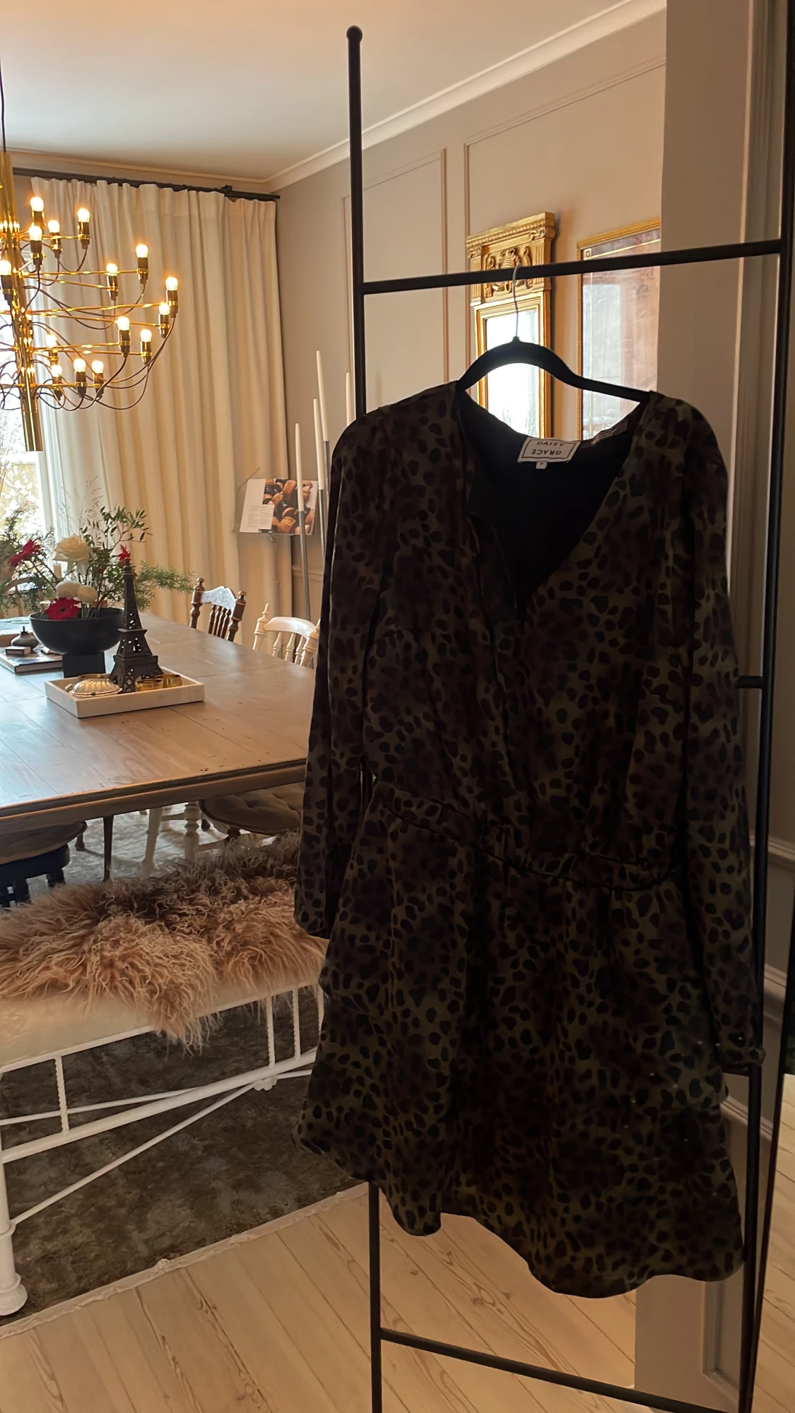 Mönstrad grön klänning - 90