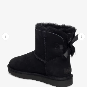 Ugg - Sälja mina skor från ugg då den inte har kommit till användning, använd få gånge en vinter. Passar perfekt nu till vintern🥰❤️