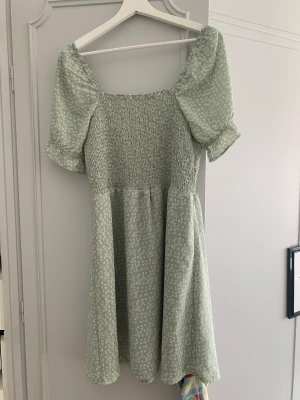 Klänning - Superfin klänning den nakd. Knappt använd i storlek 36💓💓