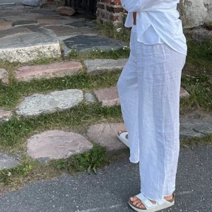 Linnebyxor - Linnebyxor köpta utomlands, skulle säga att de passar en S. 