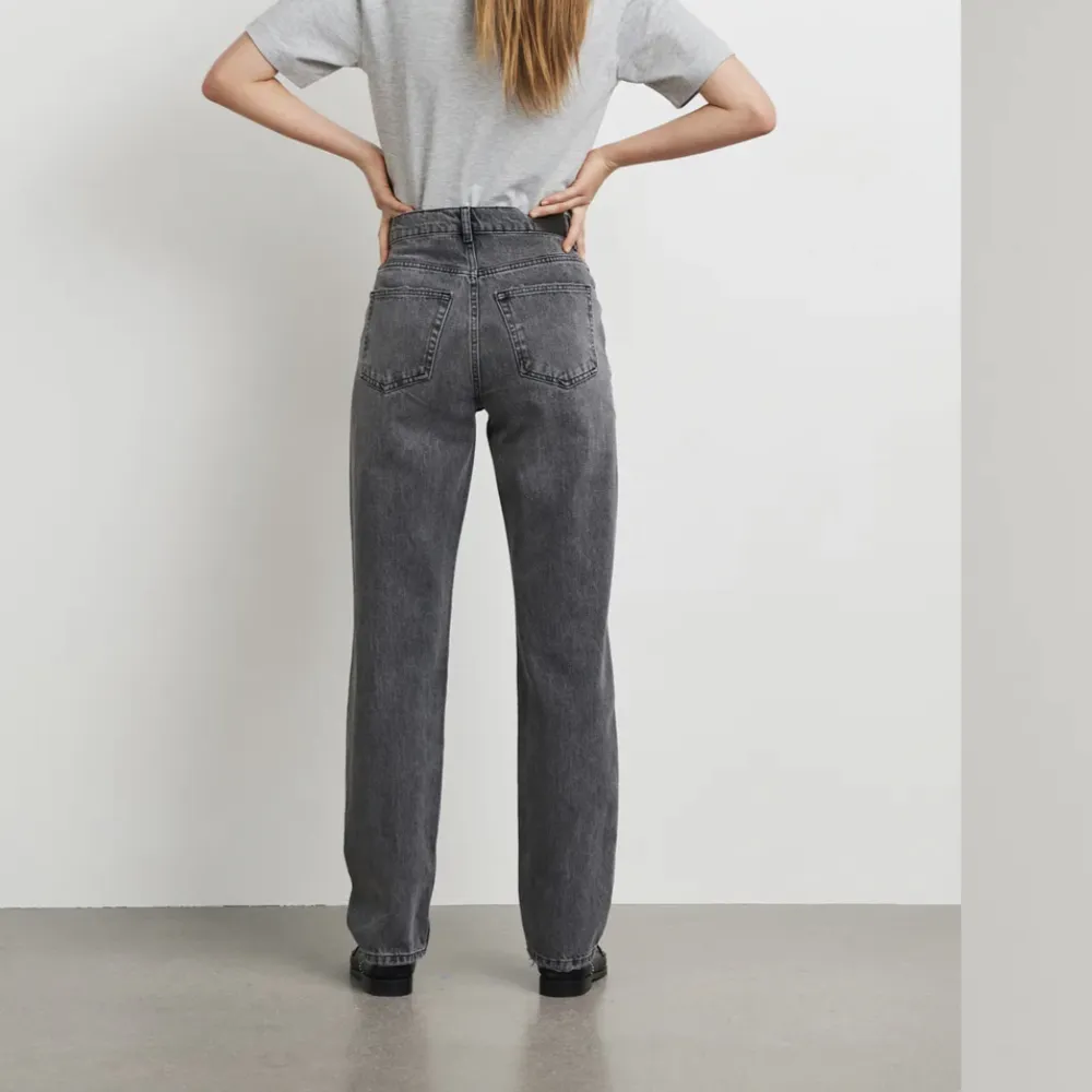 90s high waist jeans stl 34/xs från Gina tricot. Använda ett fåtal gånger.  Original pris 599kr. Jeans & Byxor.