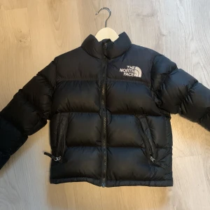 Northface puffer - Northface puffer jacka säljer för att den inte längre passar!. (Junior storlek)