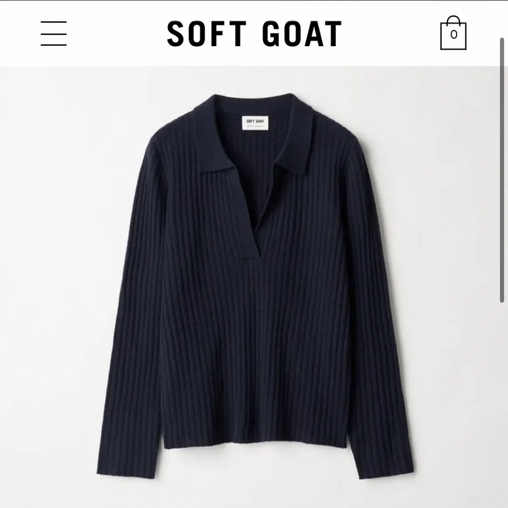 Superfin soft goat tröja i marinblå, knappt använd💕. Stickat.