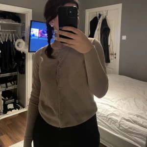 Beige kofta - Fin kofta till vardags, bra skick!