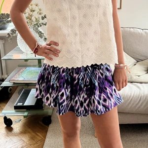 Kjol! - Snygg lila kjol som är perfekt till en fin blus😍