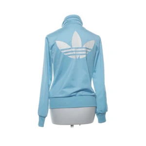 adidas kofta - fin adidas kofta. säljer då den  tyvärr inte kommer till användning. Pris kan diskuteras