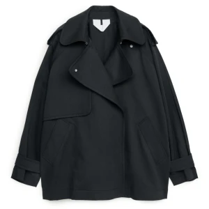 Söker arket 38 beige/svart  - Söker i strl M i svart eller beige 