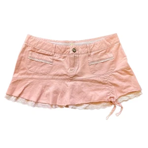 Rosa kjol - Snygg kjol från Taleyo i stl M❤️‍🔥 Köp nu är på & köparen står för frakten💋  Kolla gärna in vår profil med kläder från bla Ed Hardy, True Religion och Miss Me🫶